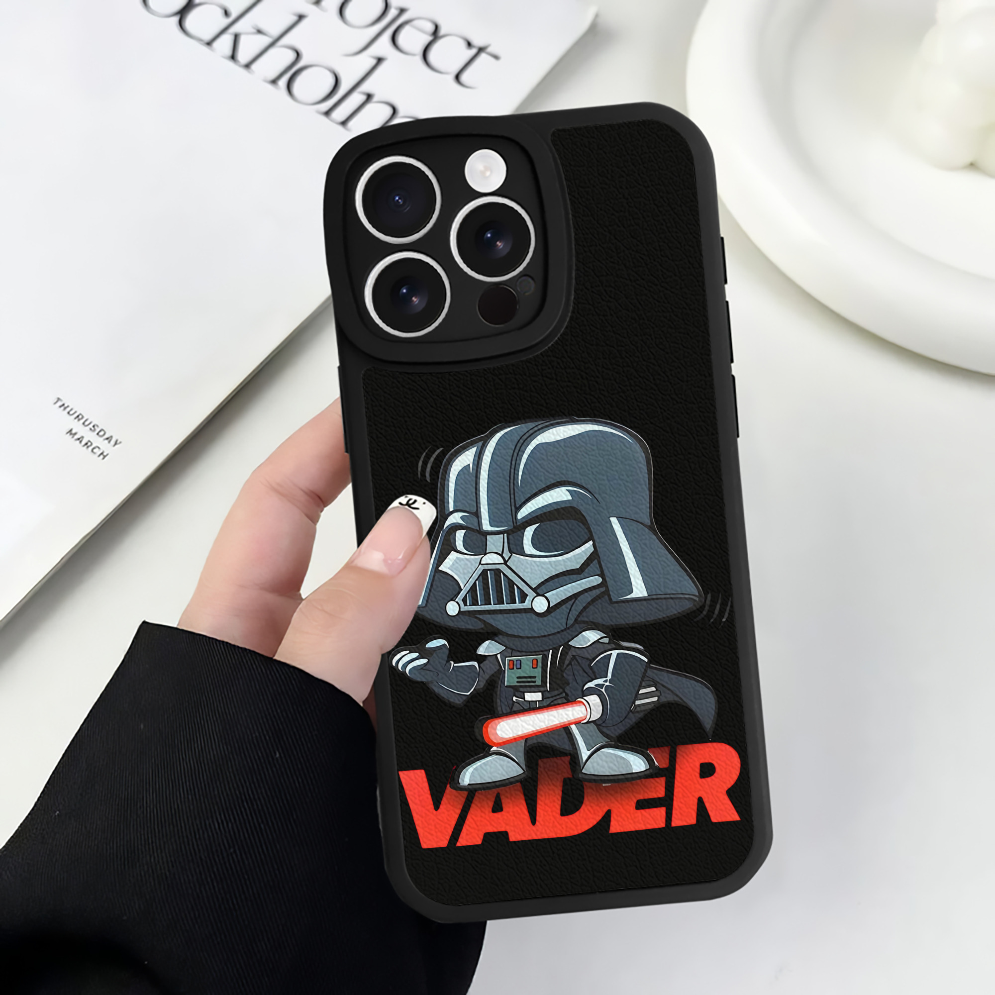 （画像用） スター・ウォーズ Star Wars 【iPhone 16シリーズ対応】シリコンスマホケース（レザー調） 材質：シリコン